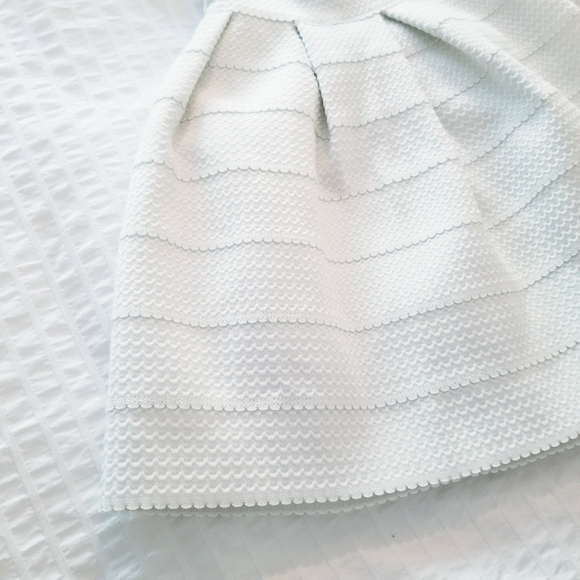 3/$45 H&M | White Elastic Bubble Mini Skirt High Waisted - Picture 6 of 6